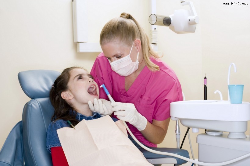 牙科治疗图片