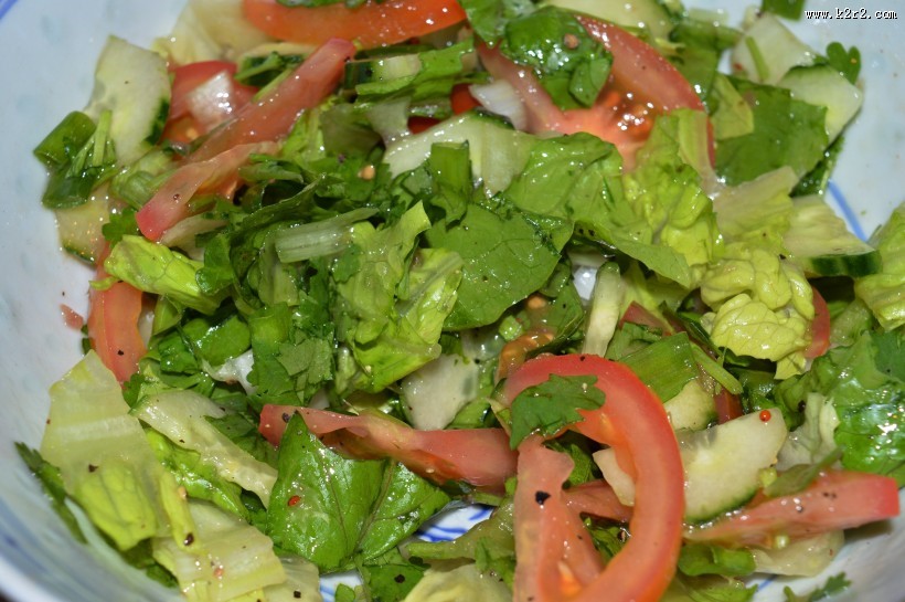 营养健康的蔬菜沙拉图片