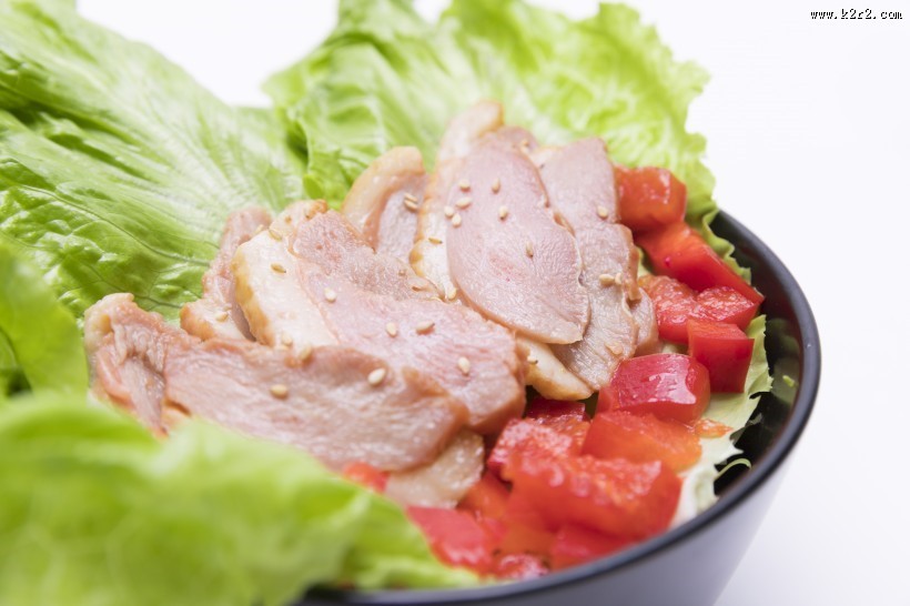 美味好吃的鸭胸肉蔬菜沙拉图片