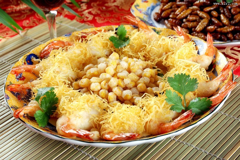 金黄的凤尾虾图片