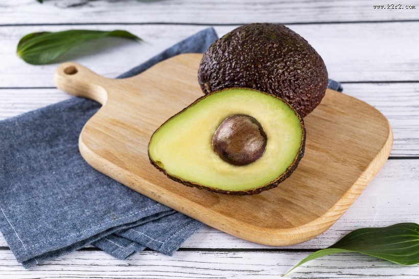 营养价值超高的绿色牛油果图片