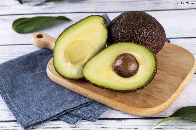 营养价值超高的绿色牛油果图片