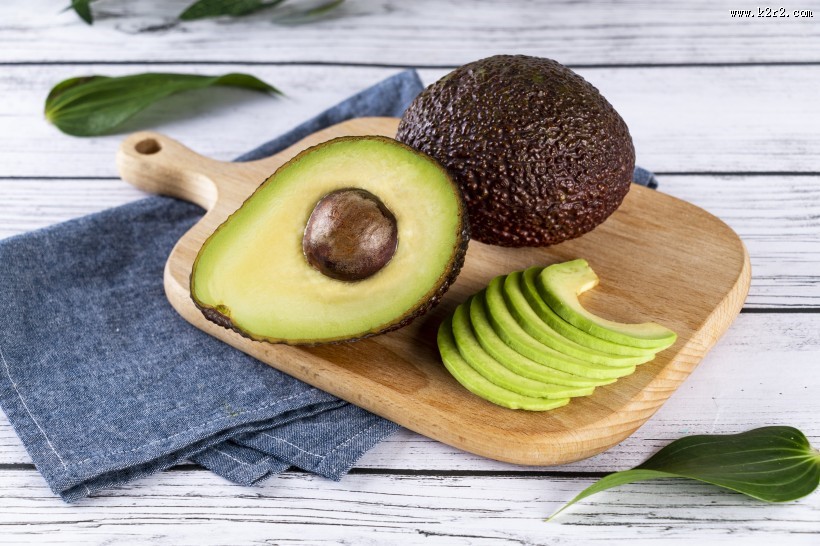 营养价值超高的绿色牛油果图片