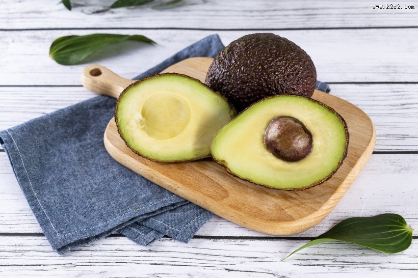 营养价值超高的绿色牛油果图片