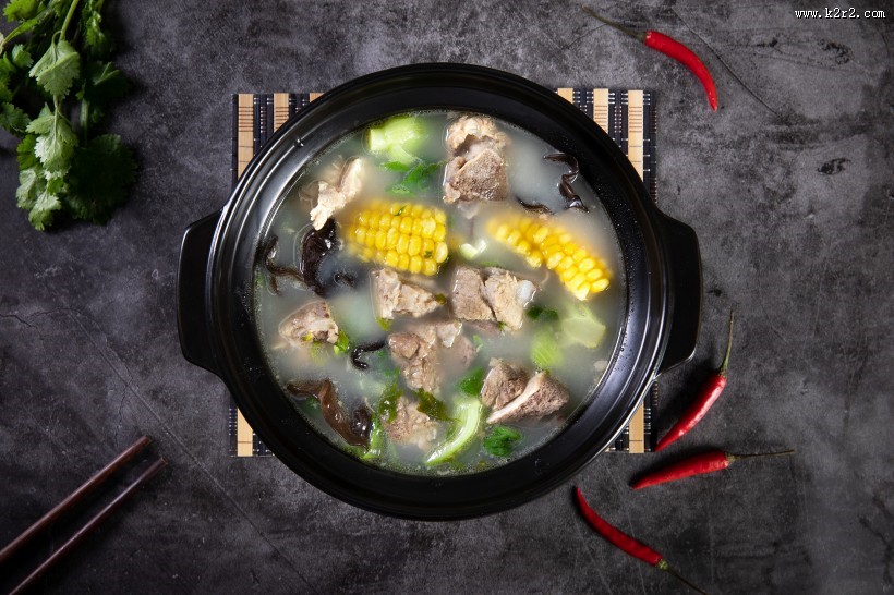 砂锅玉米排骨汤图片
