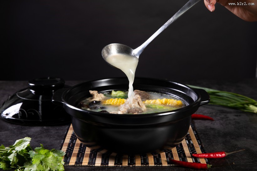 砂锅玉米排骨汤图片