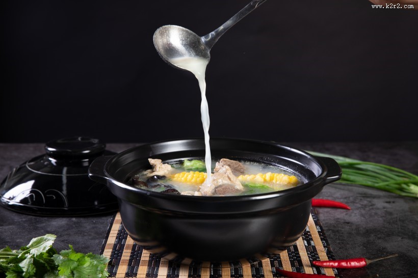 砂锅玉米排骨汤图片