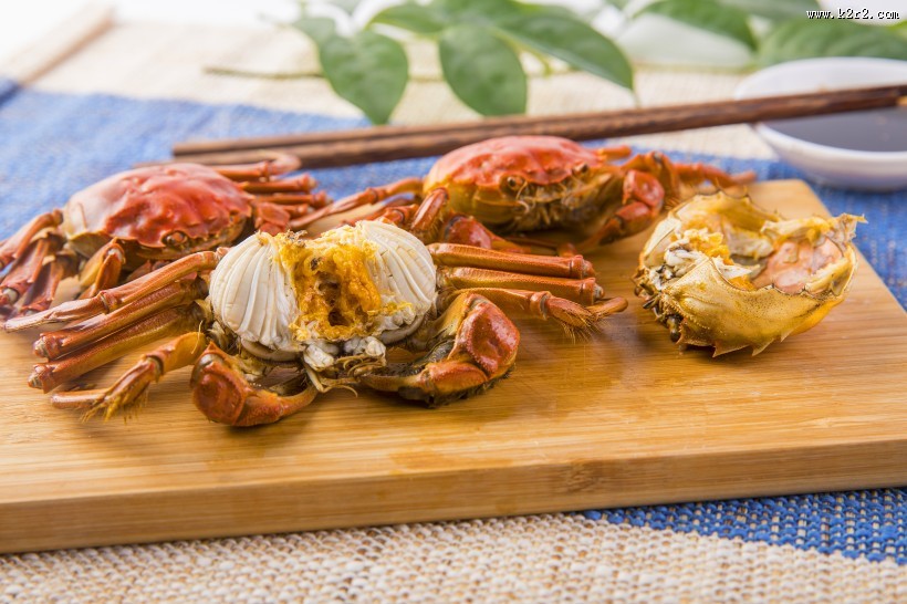 肥嫩鲜美的大闸蟹图片