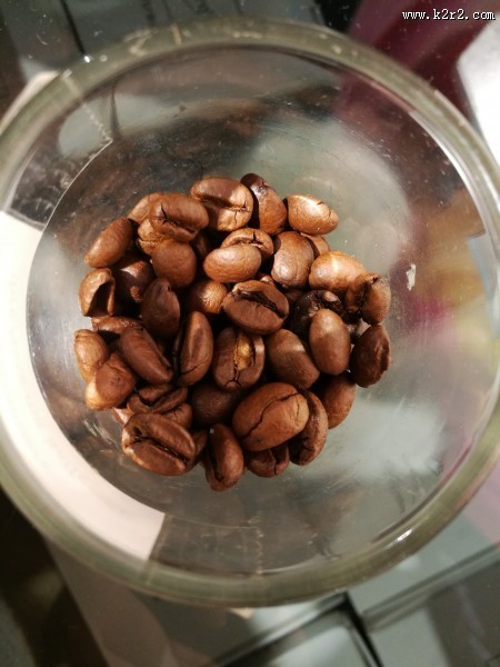 容器里的咖啡豆图片