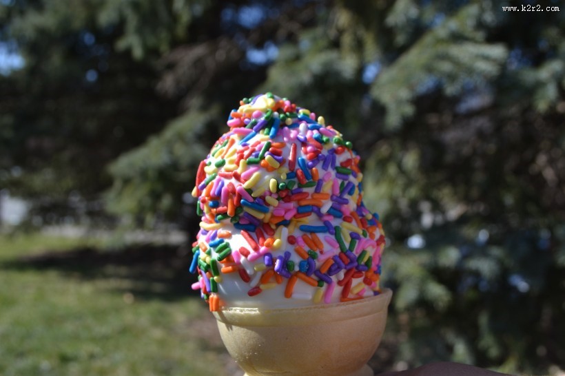 冰凉爽口的冰激凌图片