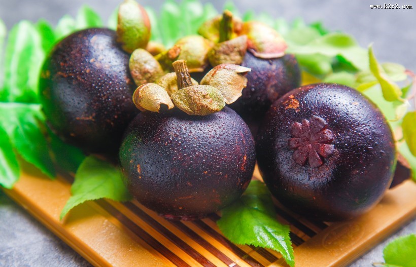 放到桌上的新鲜水果图片大全