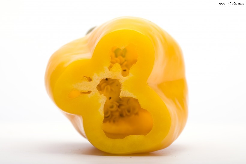 切开的灯笼一样的彩椒图片