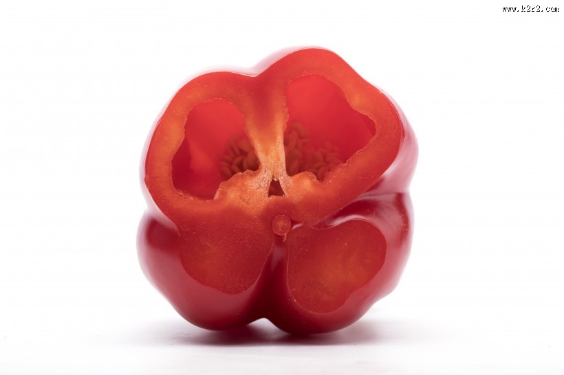 切开的灯笼一样的彩椒图片