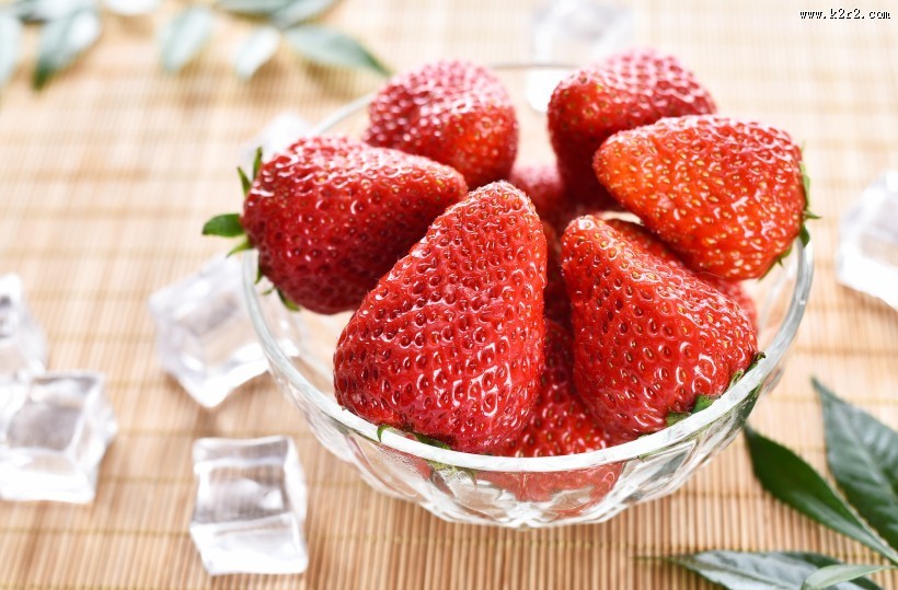 营养好吃的草莓图片