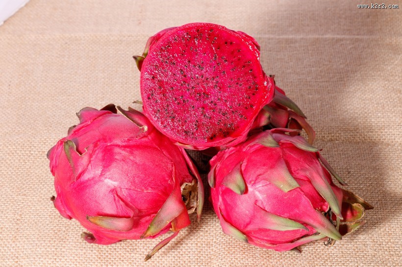 好吃的红心火龙果图片