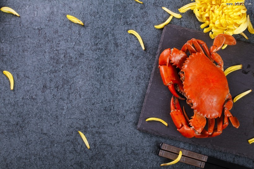 鲜嫩肥美的大闸蟹图片