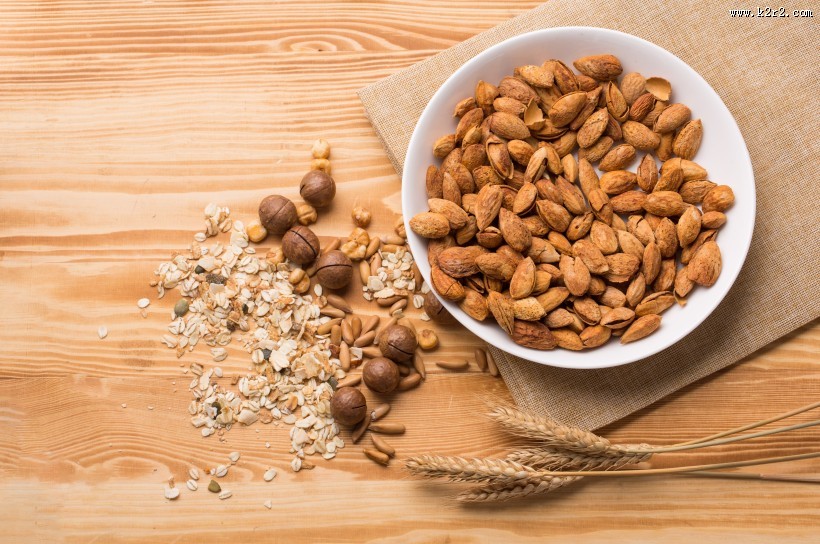 美味可口的巴旦木坚果图片大全