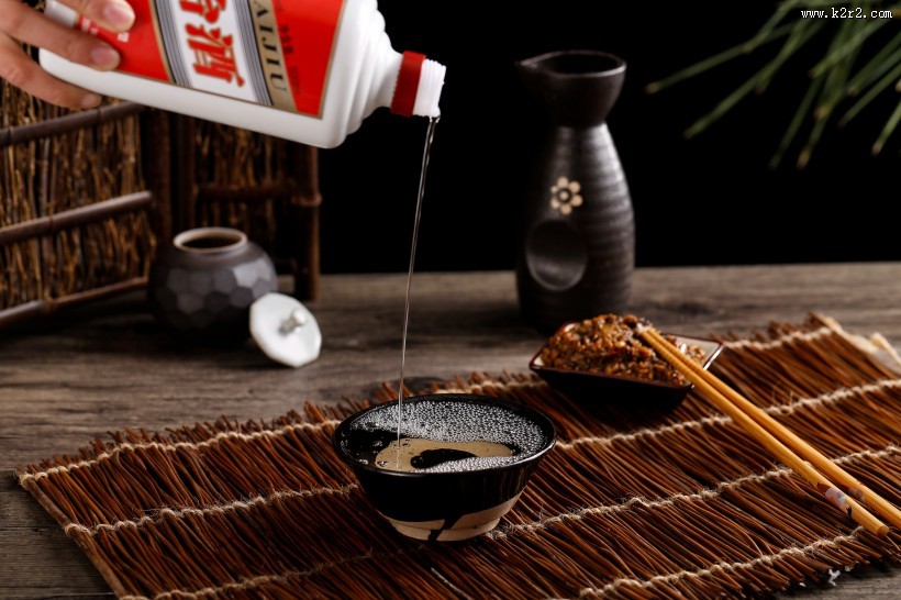 高端香浓白酒图片