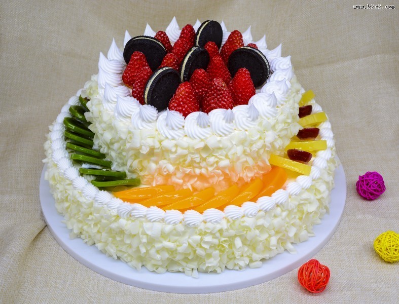 可爱香甜的生日蛋糕图片