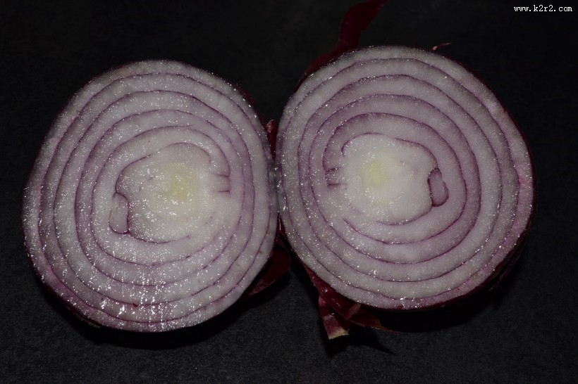 切开的洋葱图片