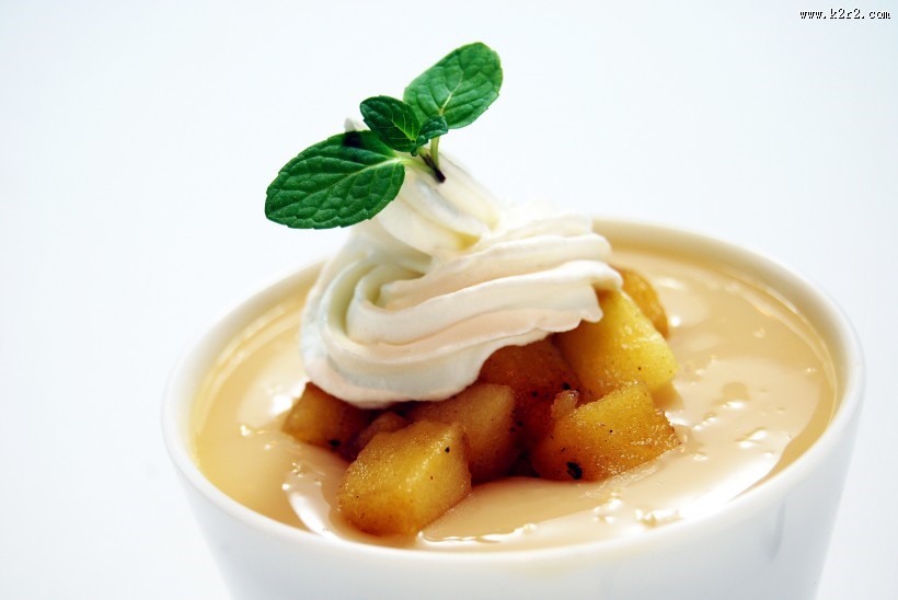 五颜六色的夏日凉爽冰激凌图片