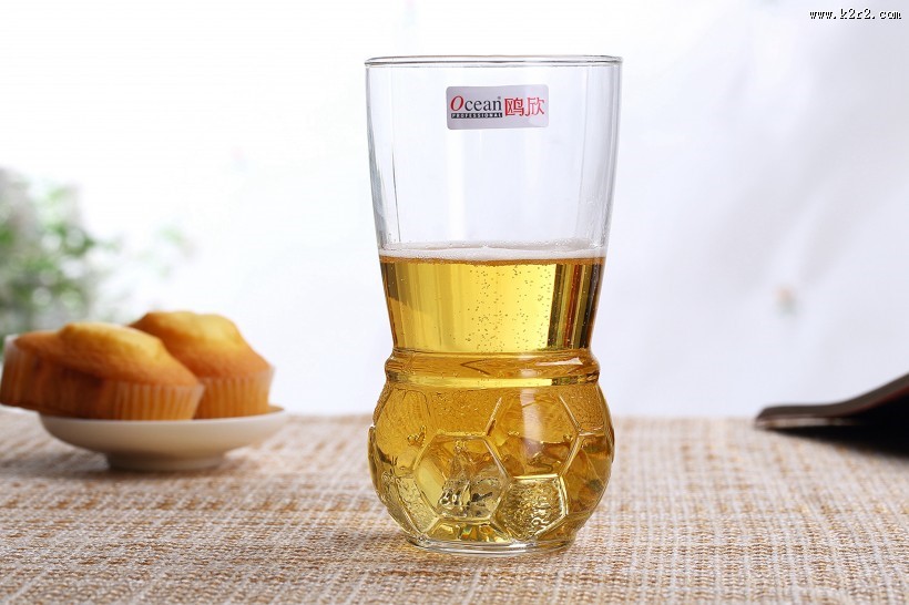 夏日清爽的啤酒图片