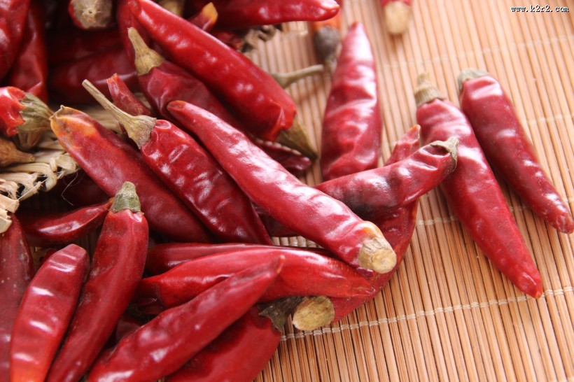 辛辣的小红辣椒图片