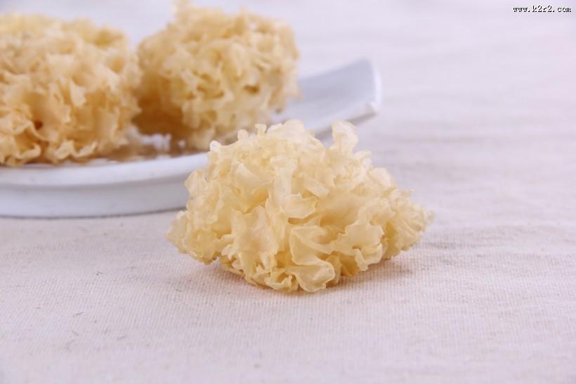 雪白营养润肺的银耳图片大全