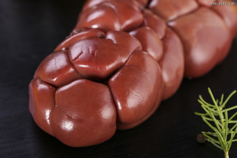 鲜红的牛肾图片