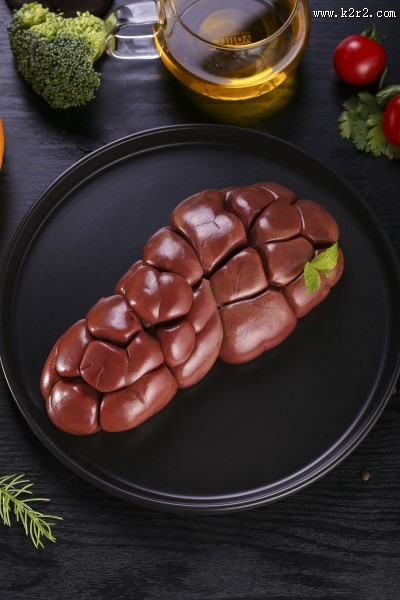 鲜红的牛肾图片