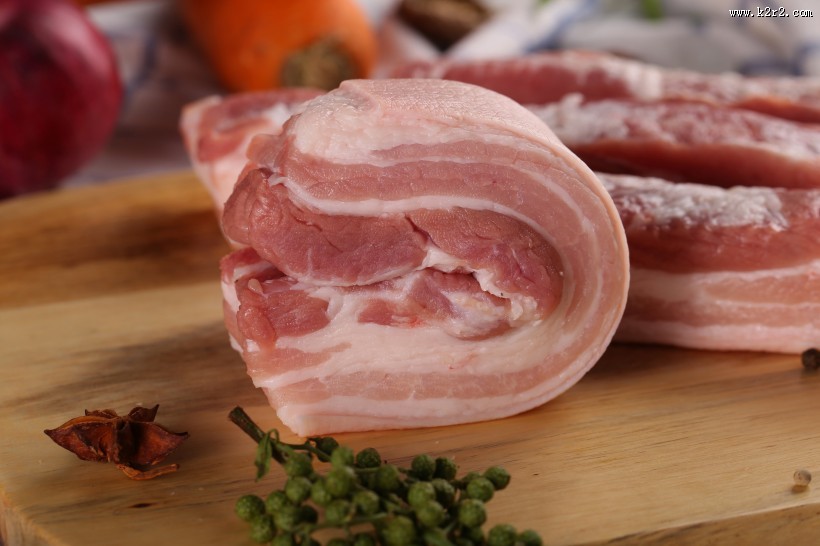 肥瘦相间的五花肉图片