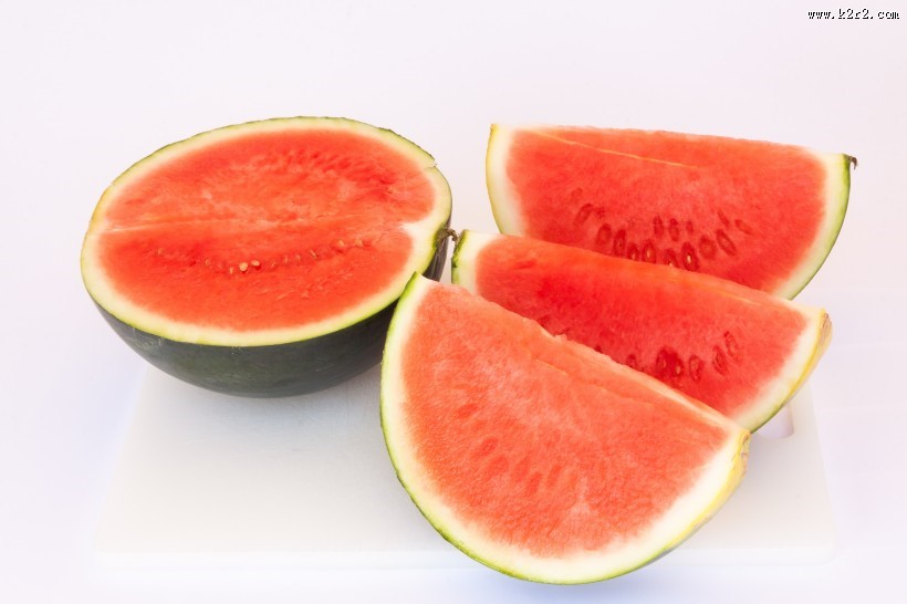 新鲜清凉解暑切开的西瓜图片大全