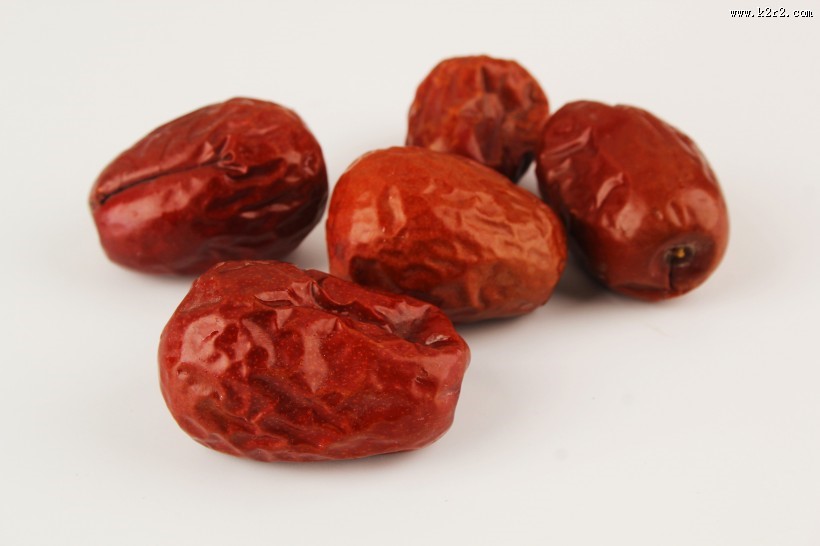 晒干的健康营养大红枣图片