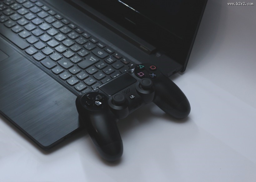 游戏手柄的特写图片