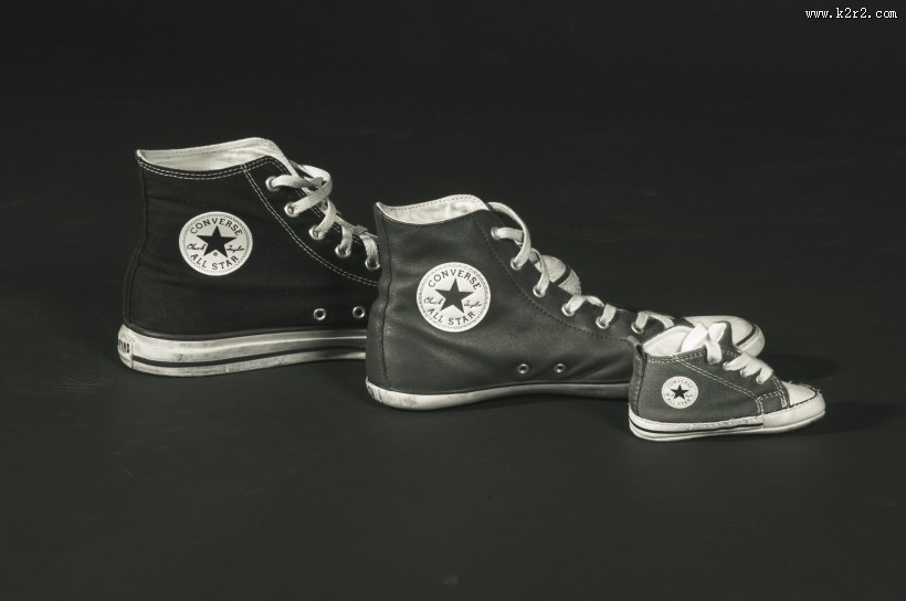 设计简洁的帆布鞋图片