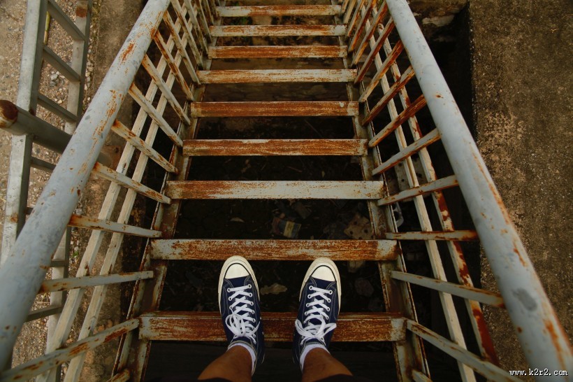 设计简洁的帆布鞋图片