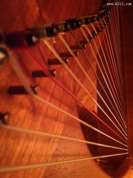 历史悠久的竖琴图片