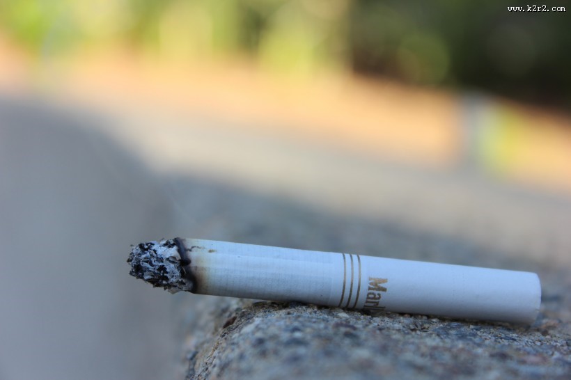 点着的香烟图片大全