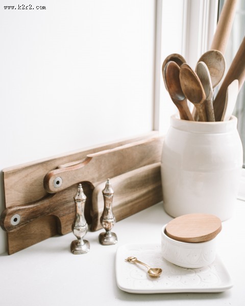 各种样式的厨具和餐具图片