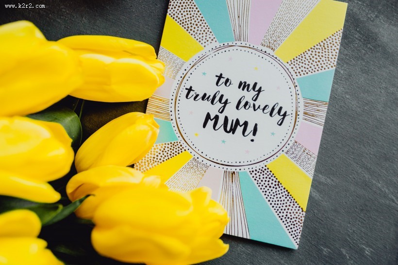 郁金香和母亲节贺卡的图片