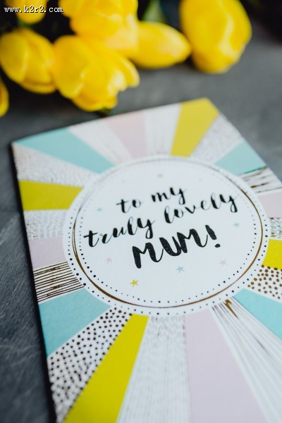 郁金香和母亲节贺卡的图片