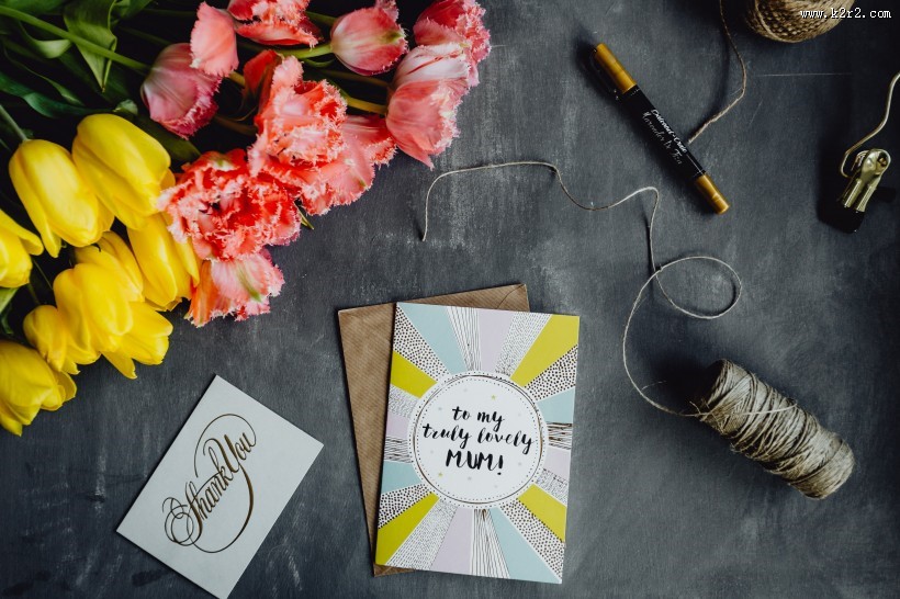 郁金香和母亲节贺卡的图片