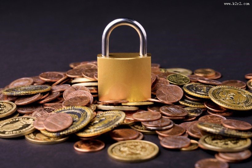 钱币与锁寓意资产与安全图片大全