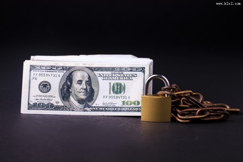 钱币与锁寓意资产与安全图片大全