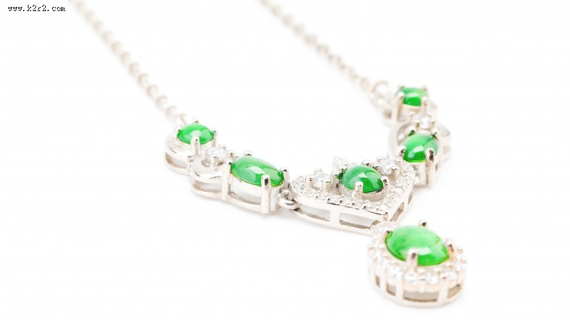 漂亮贵重的玉石项链图片