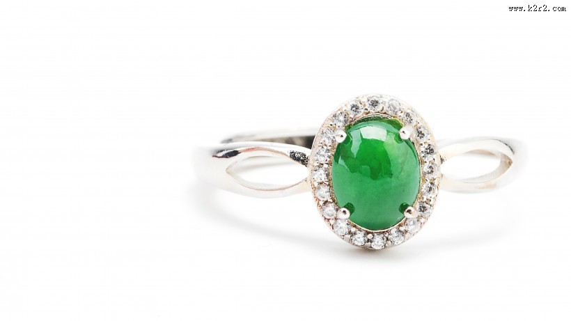 漂亮贵重的玉石项链图片