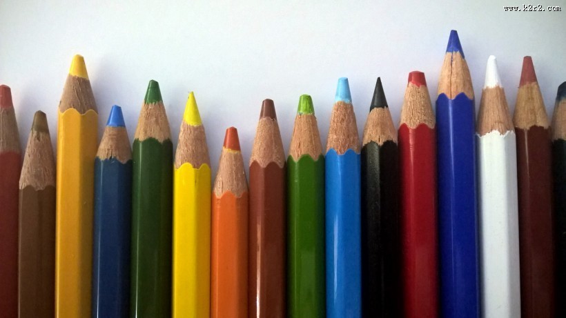 一大把彩色铅笔图片