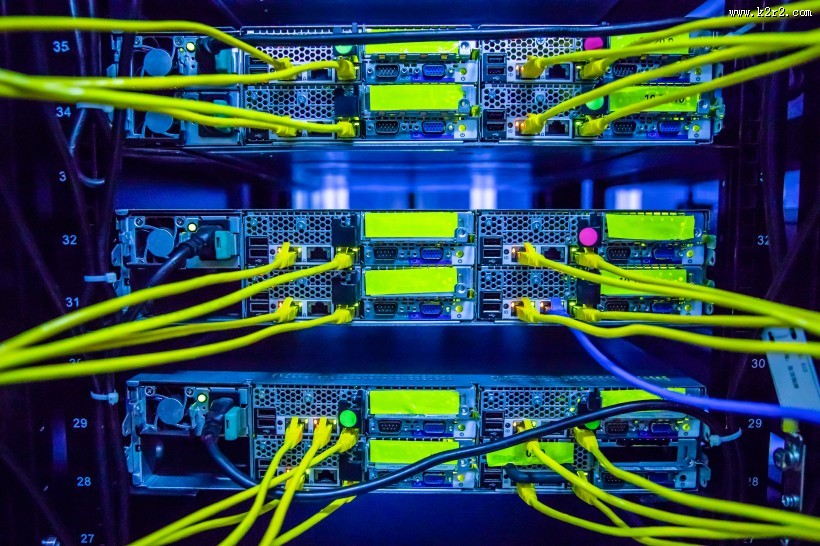 黄绿色的交换机数据线图片