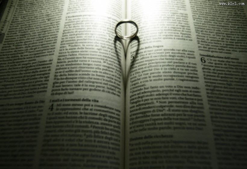 翻开的书籍图片大全