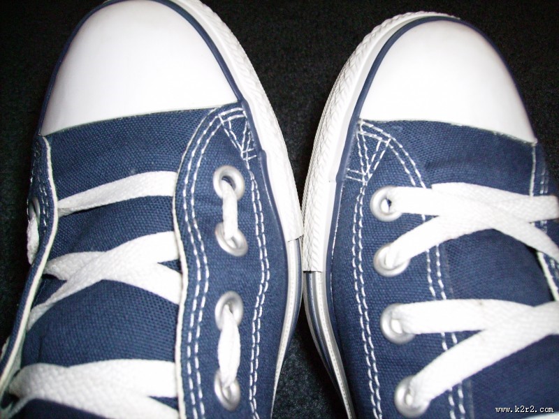 清新文艺的帆布鞋图片